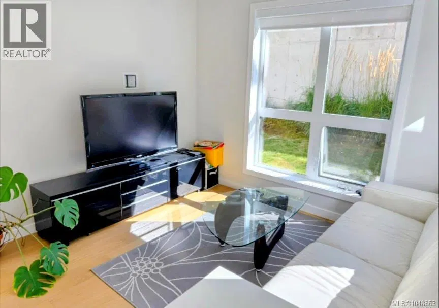 Photo 4 of 24 at #107 – 4030 Shelbourne Street