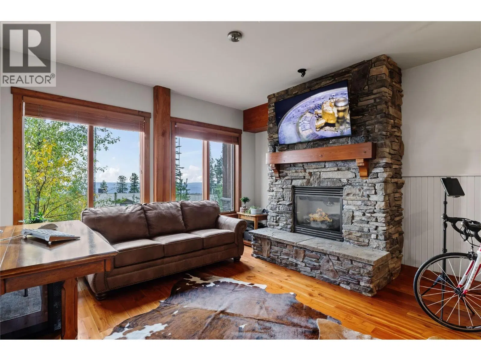 Photo 3 of 45 at #1 – 5925 Snow Pines Way