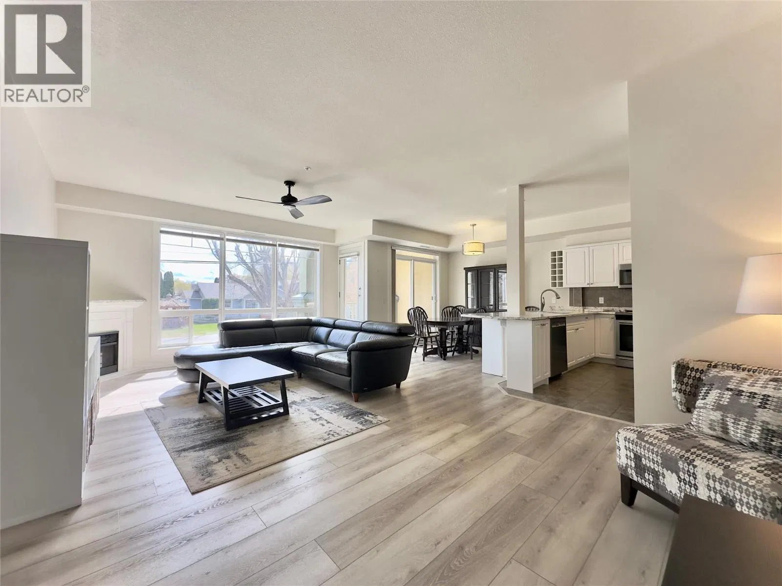Photo 3 of 21 at #105 – 3550 Woodsdale Road