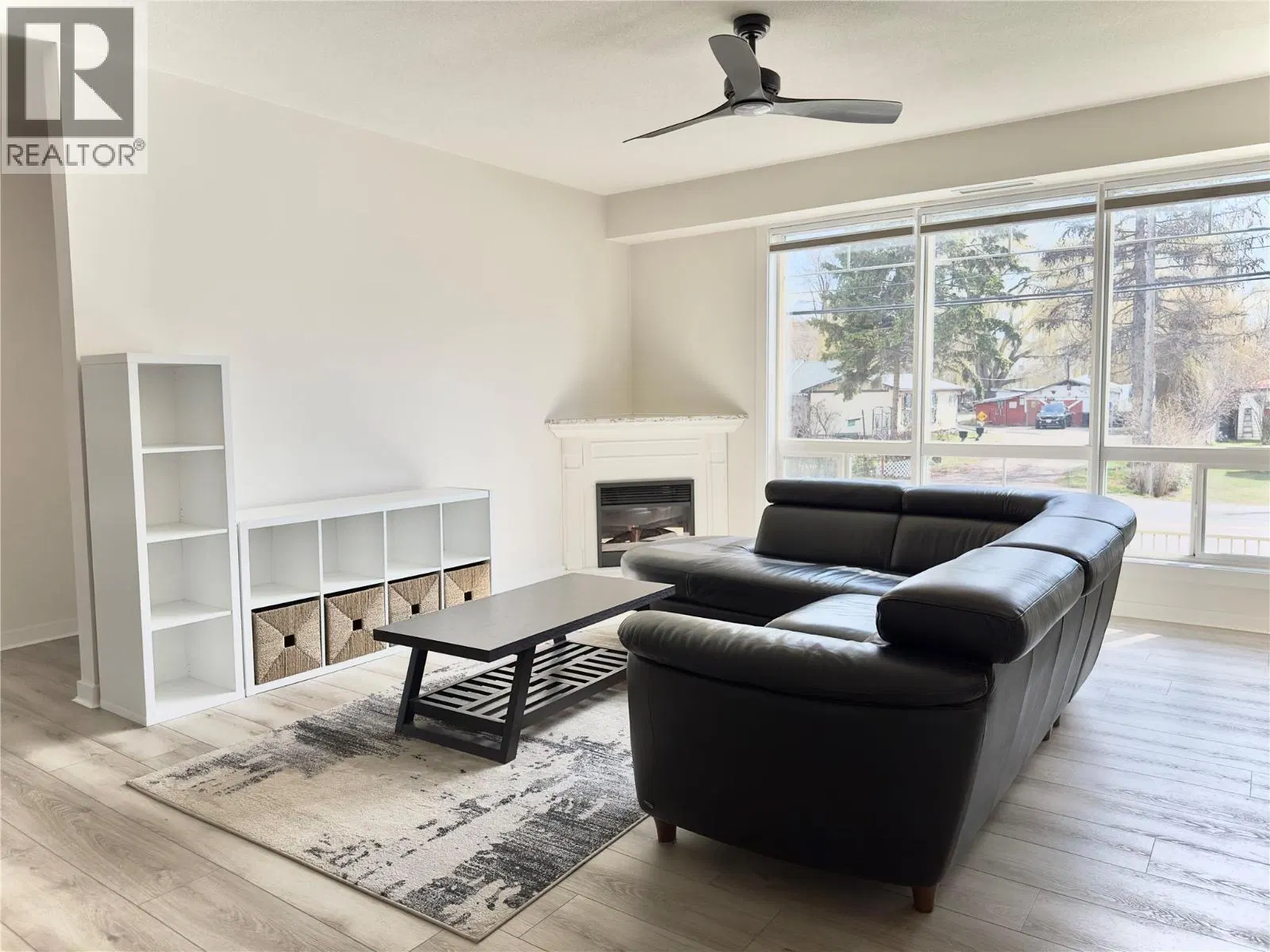 Photo 4 of 21 at #105 – 3550 Woodsdale Road