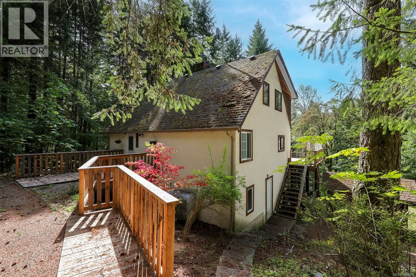 4026 MacAulay Road