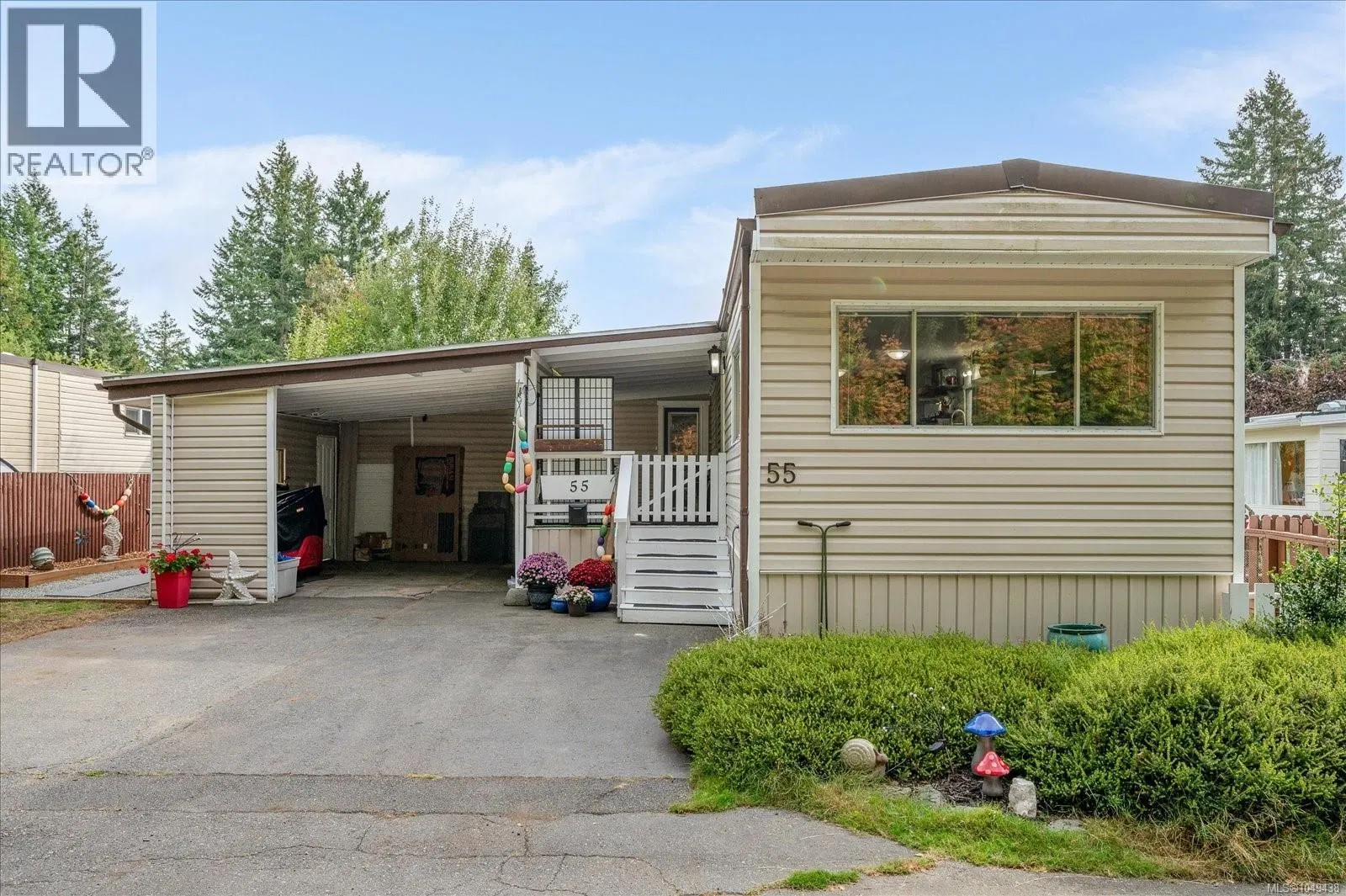 Photo 3 of 33 at #55 – 5854 Turner Road