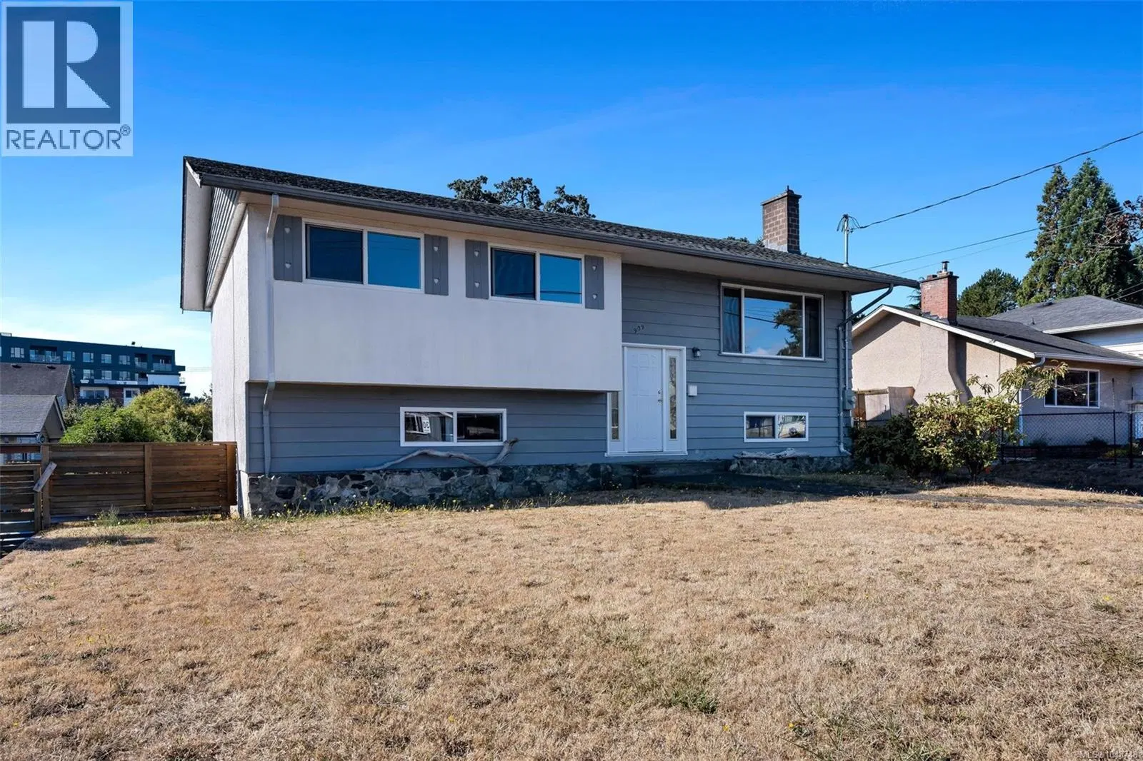 Photo 2 of 47 at 909 Shearwater Street