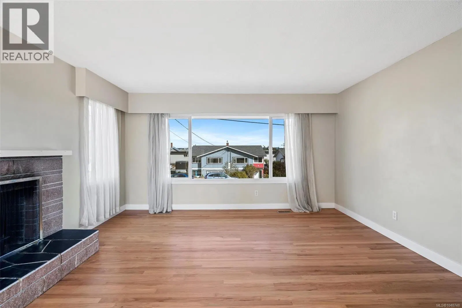 Photo 5 of 47 at 909 Shearwater Street