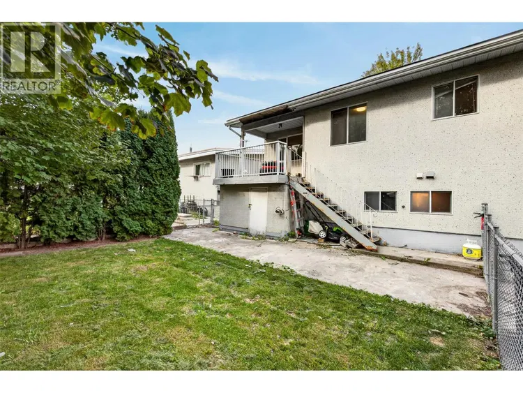 Photo 4 of 36 at 1387 Gordon Drive
