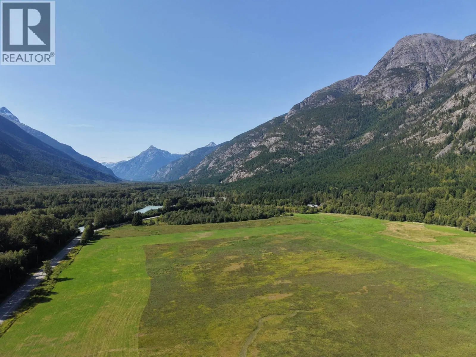 Photo 4 of 11 at N 1/2 – 4892 MACKENZIE 20 Highway
