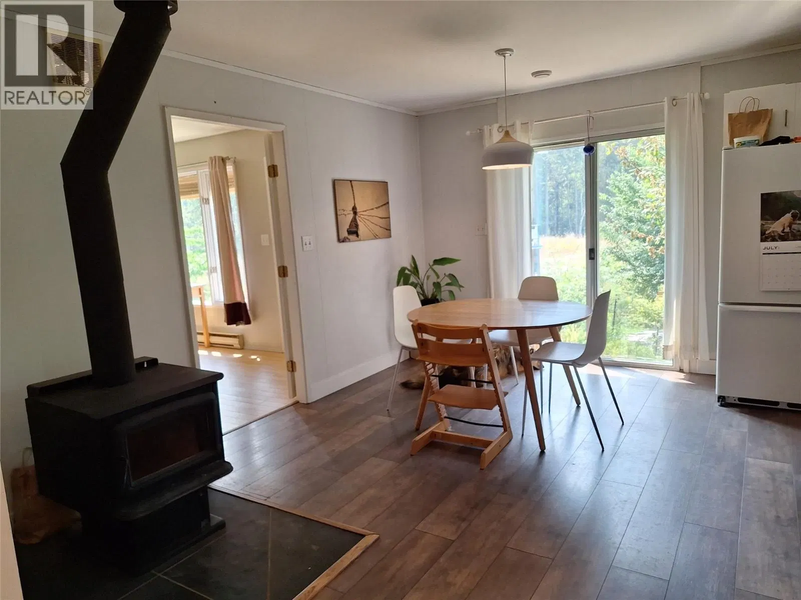 Photo 5 of 21 at 624 SLOCAN Avenue