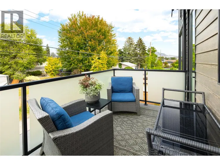Photo 5 of 58 at 798 WARDLAW Avenue