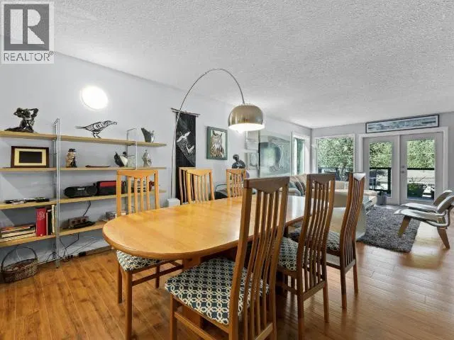 Photo 2 of 43 at 1347 BURFIELD Drive