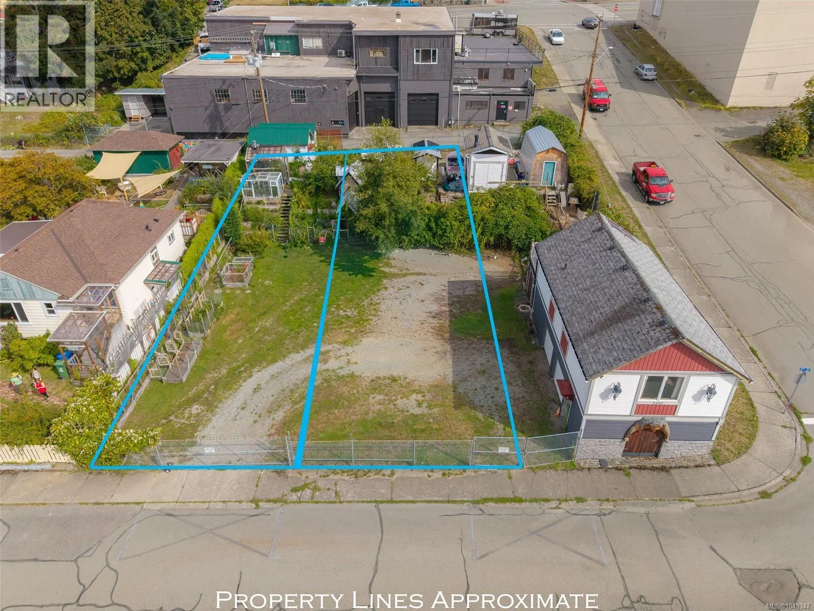 Photo 1 of 17 at 3211 2nd Avenue