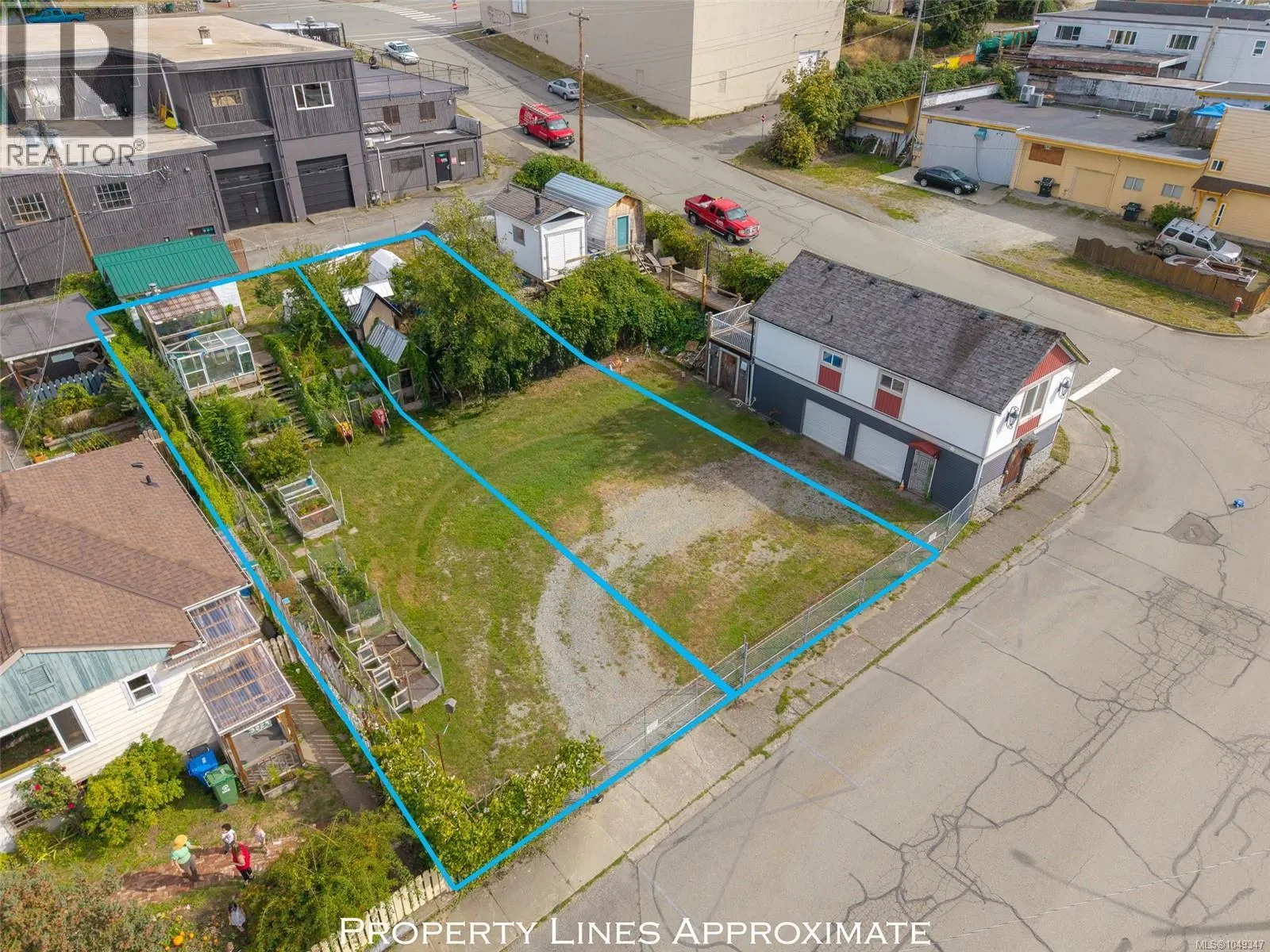 Photo 2 of 17 at 3211 2nd Avenue