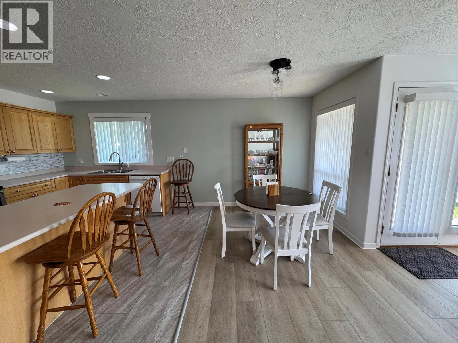 Photo 5 of 18 at #18 – 1901 Maxwell Avenue