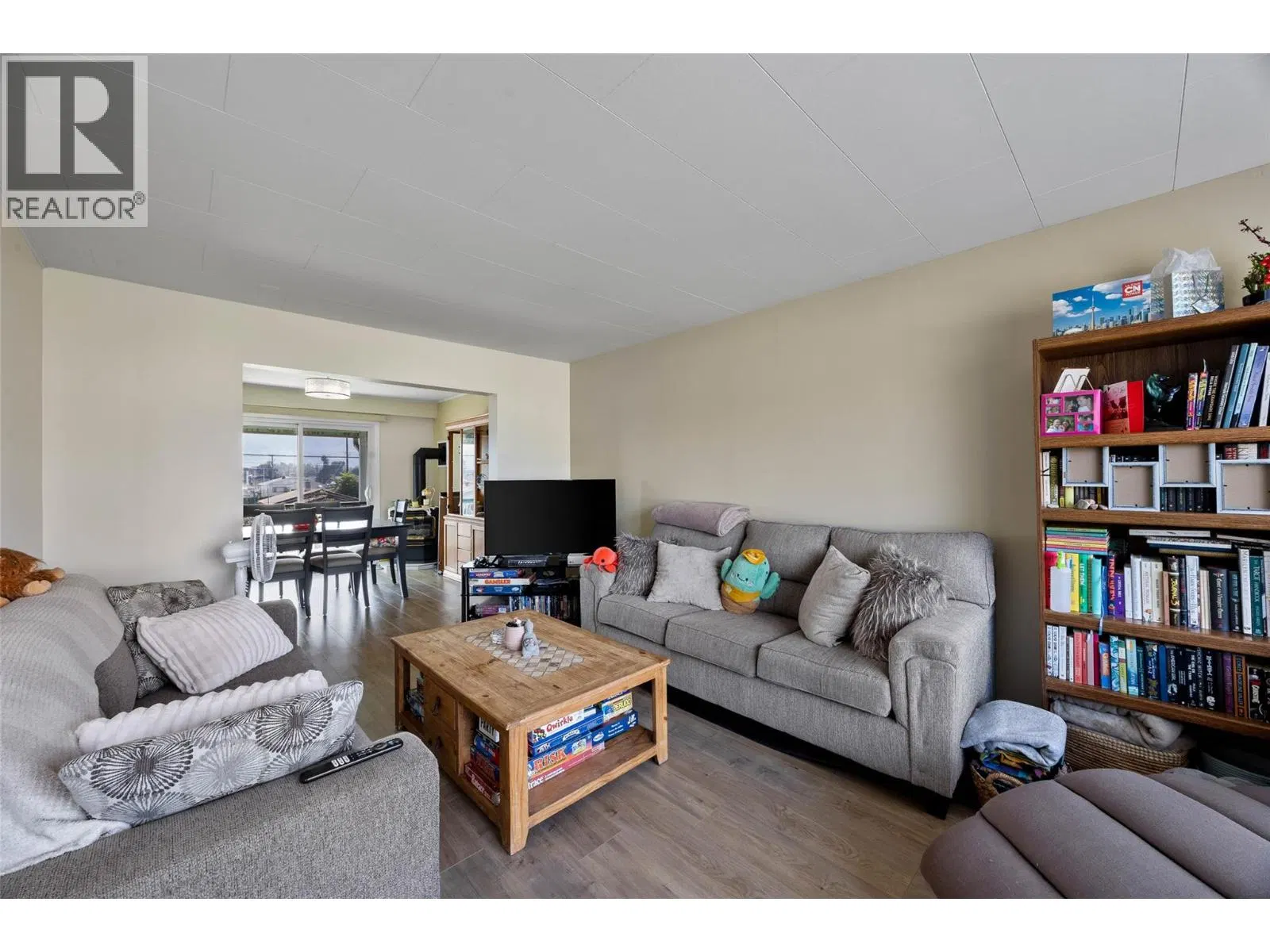 Photo 5 of 46 at 1019 Moncton Avenue