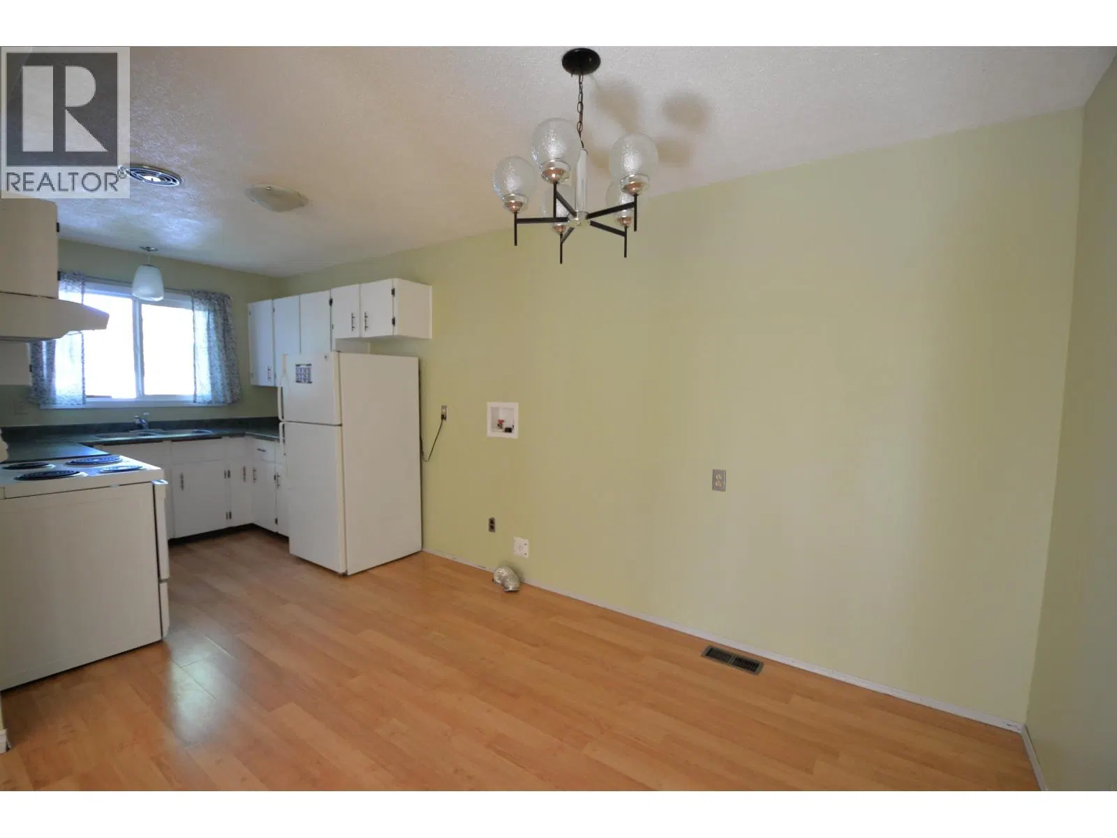 Photo 5 of 16 at 2263 NORWOOD Street