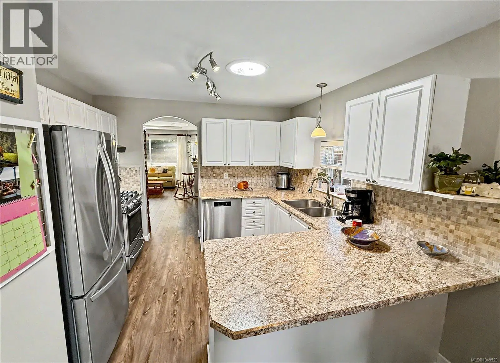 Photo 5 of 23 at 586 Hampstead Street