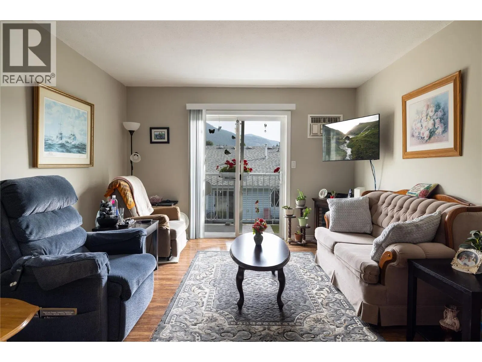 Photo 4 of 27 at #207 – 2985 Smith Drive