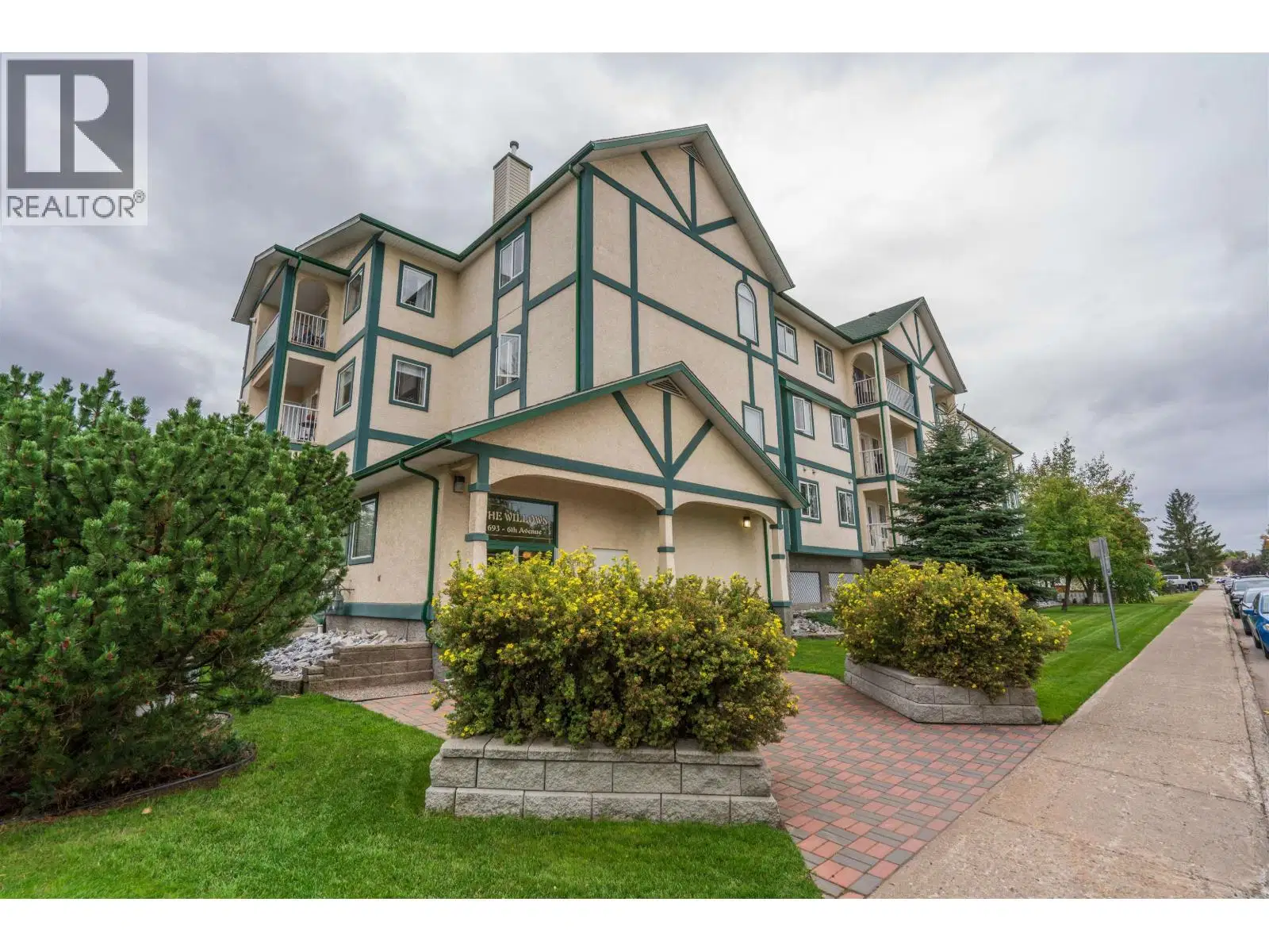 #205 – 1693 6TH Avenue