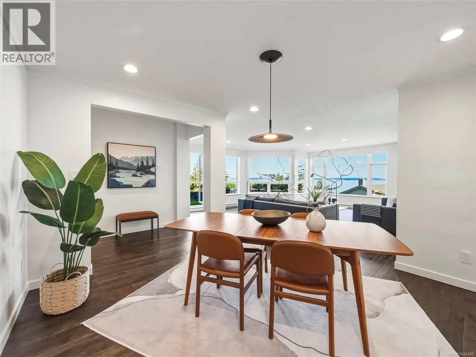 Photo 3 of 40 at #1 – 4771 Cordova Bay Road