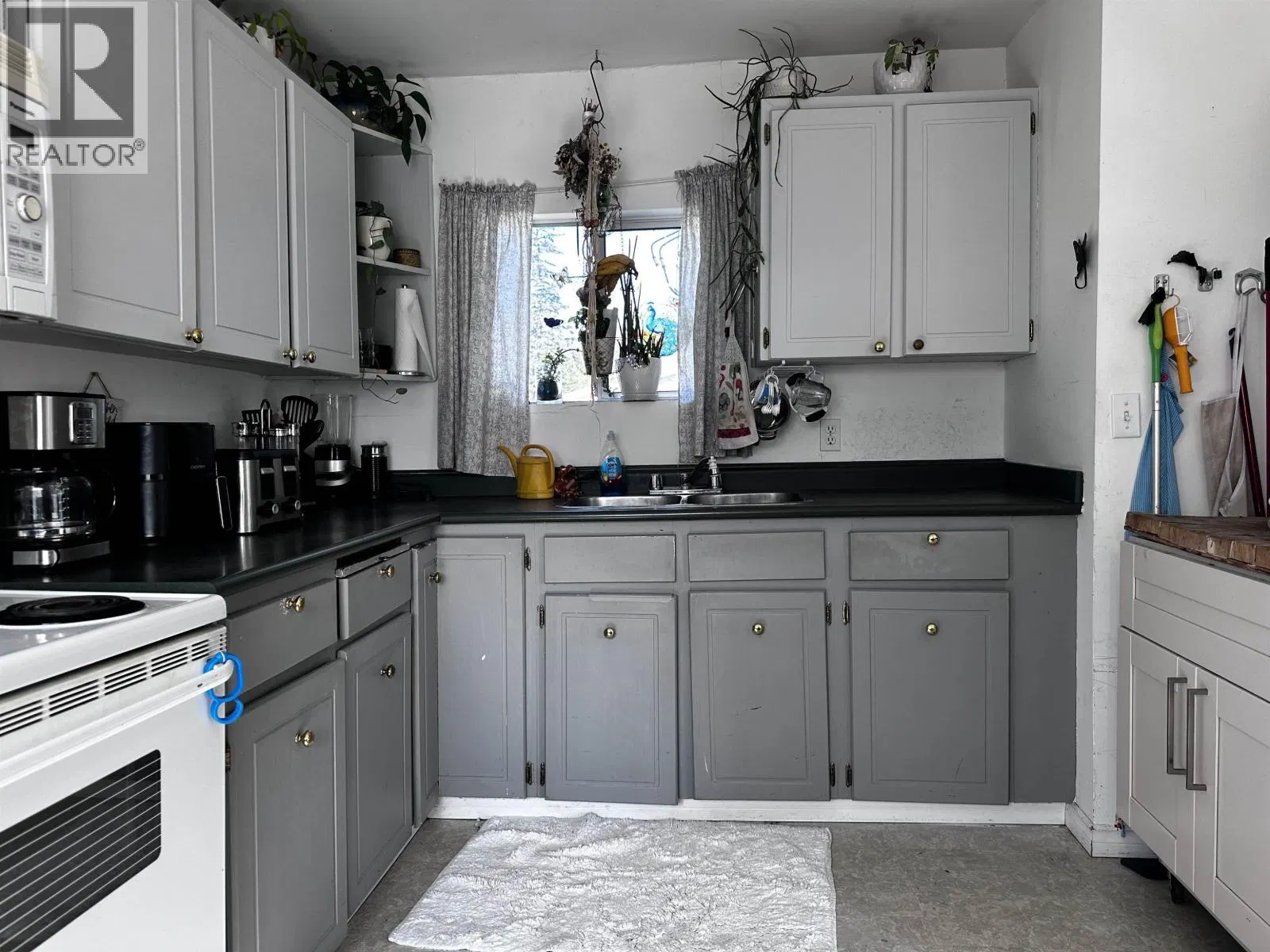 Photo 2 of 21 at 3965 FELKER Street
