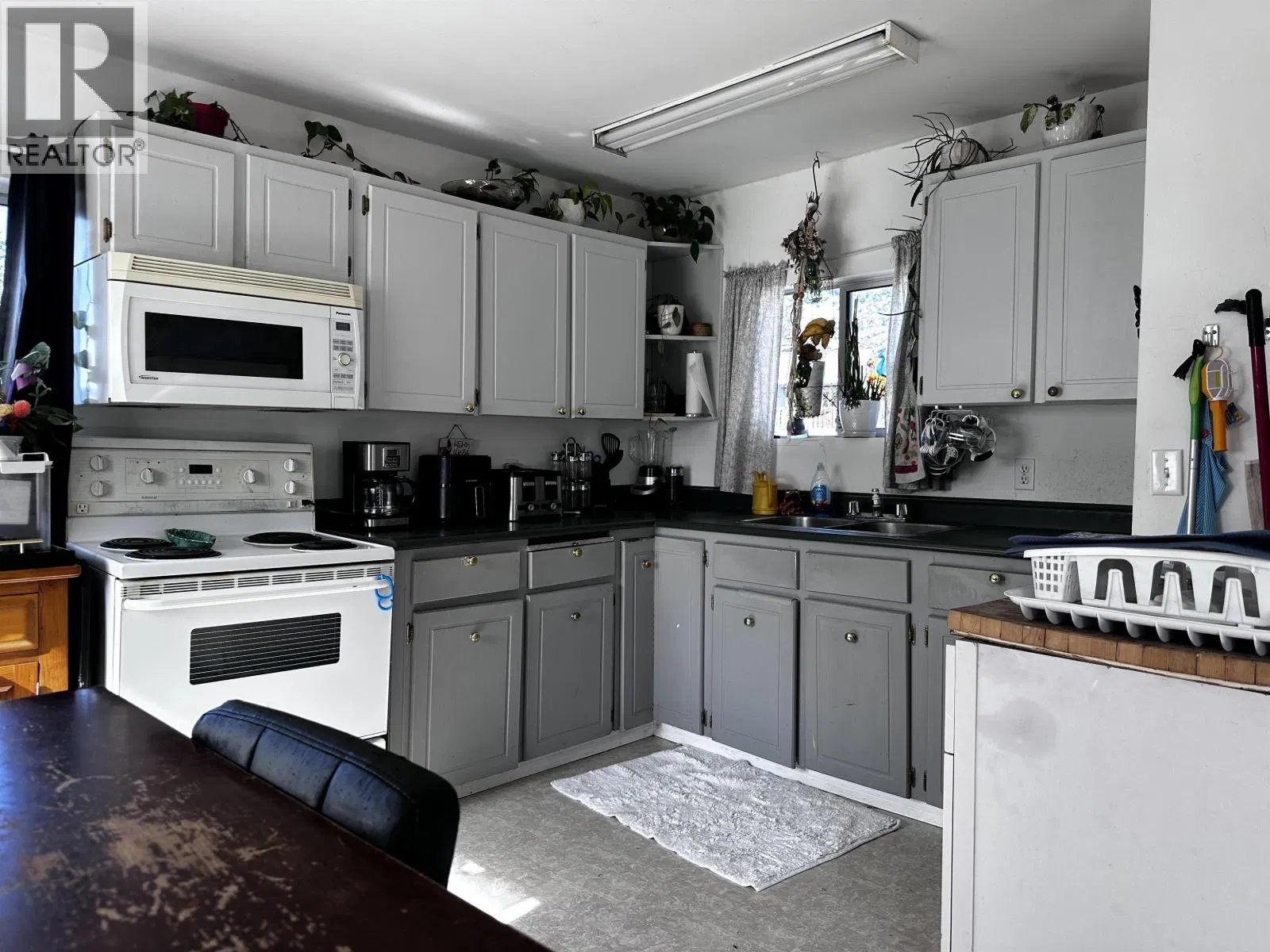 Photo 3 of 21 at 3965 FELKER Street