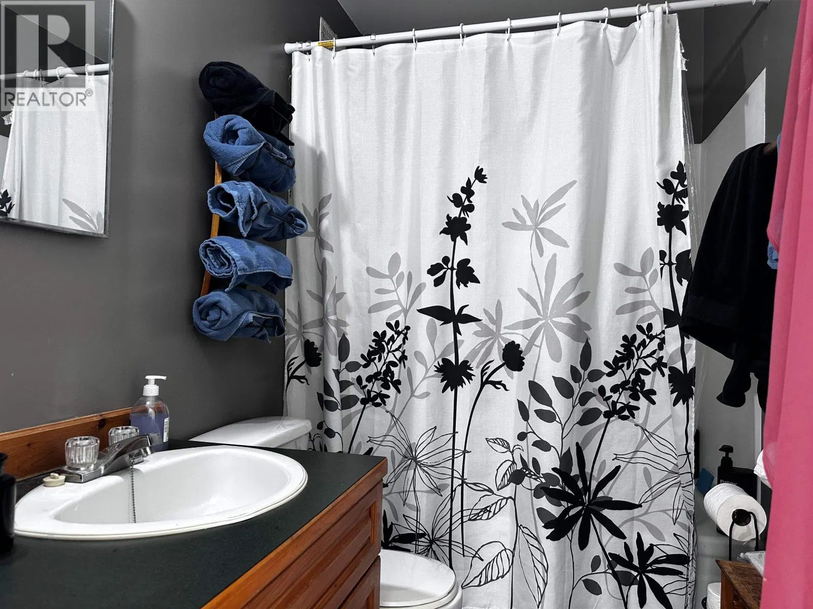 Photo 4 of 21 at 3965 FELKER Street