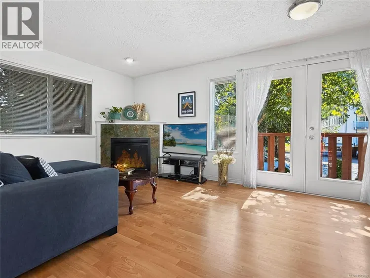 Photo 3 of 27 at 1310 Basil Avenue