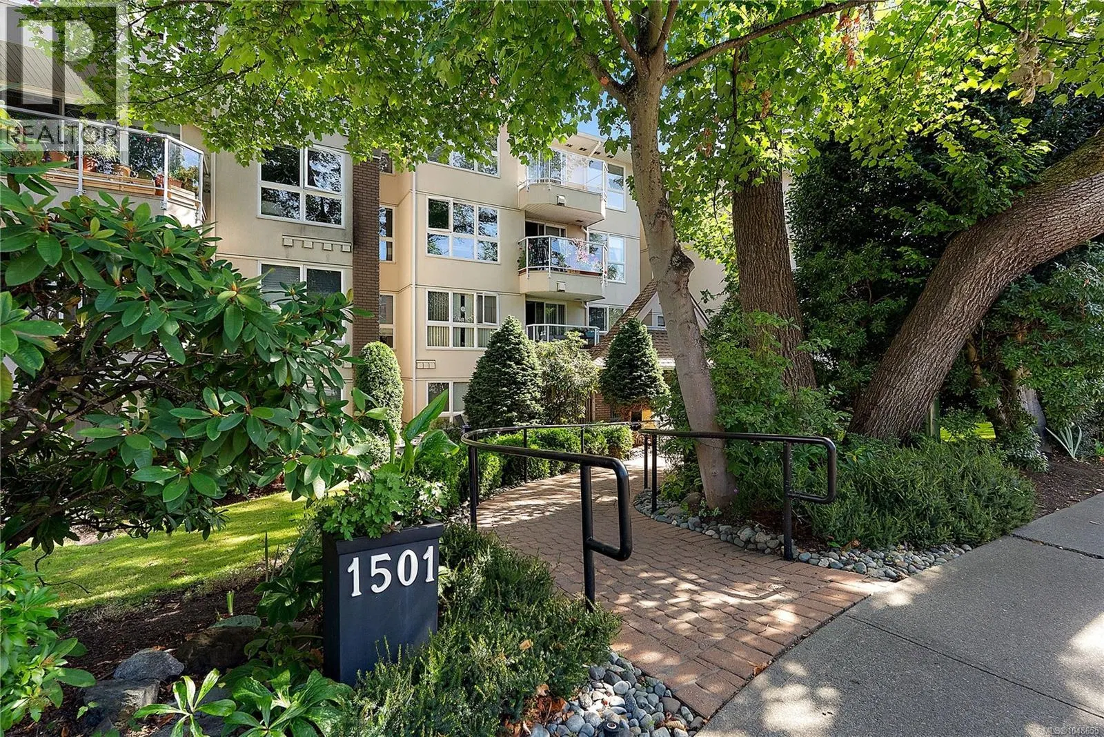 Photo 2 of 23 at #204 – 1501 Richmond Avenue