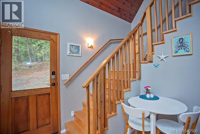 Photo 4 of 14 at 871 Sharie Road