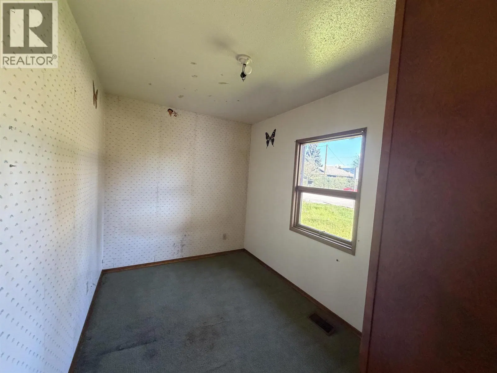 Photo 5 of 10 at 3715 2ND Avenue