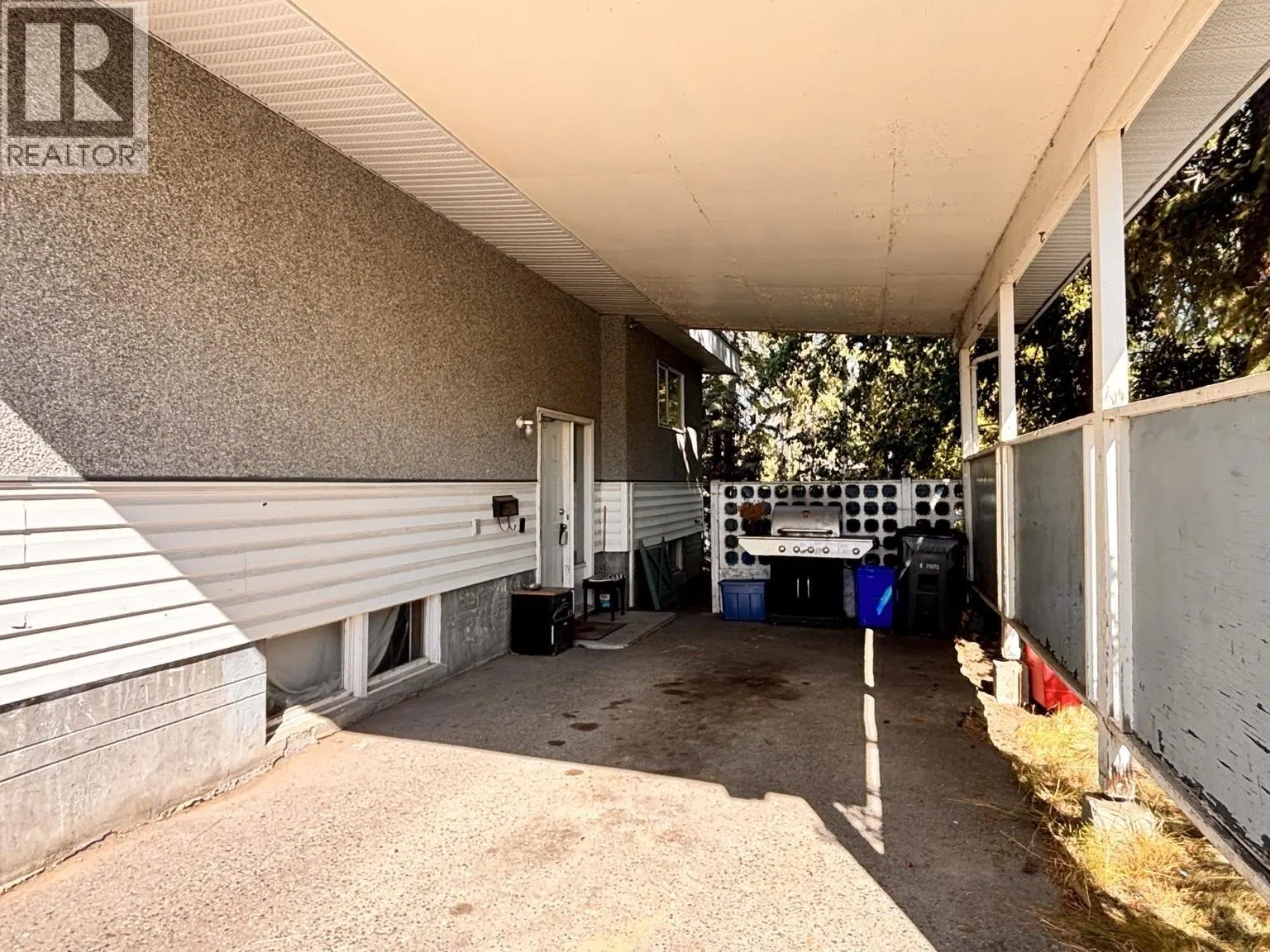 Photo 2 of 23 at 404 MCINNIS Avenue