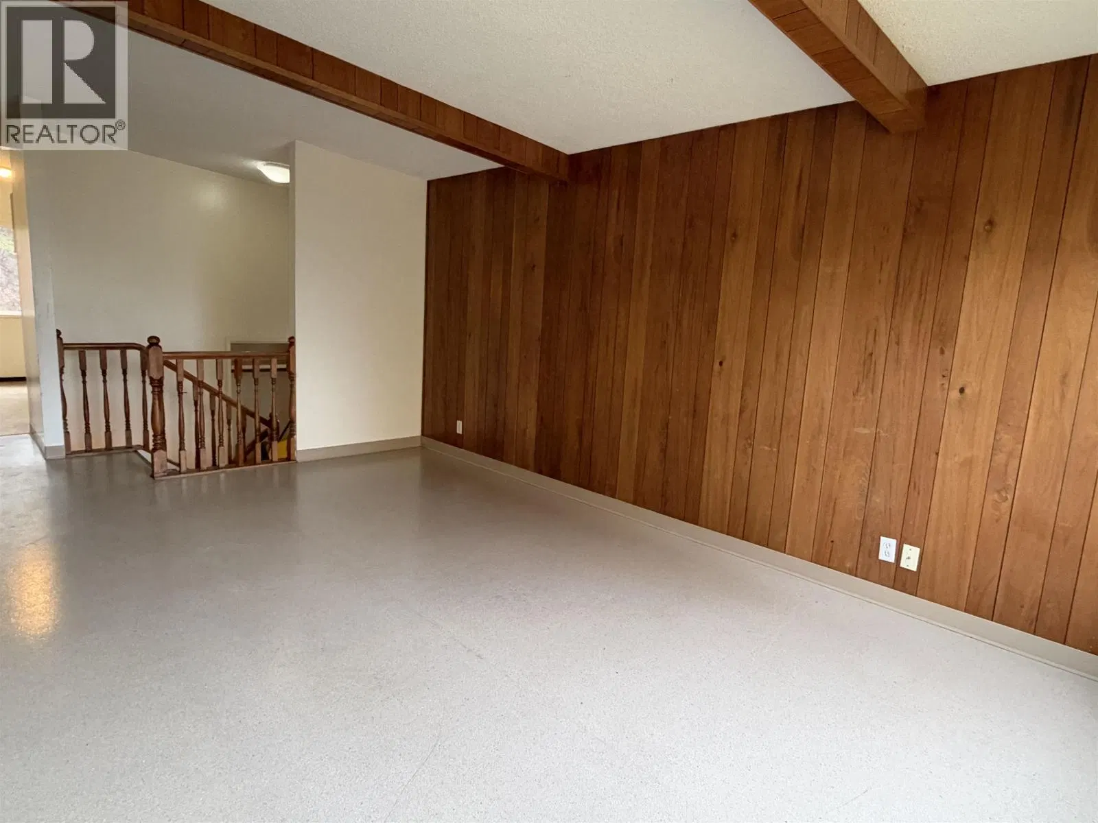 Photo 5 of 23 at 404 MCINNIS Avenue