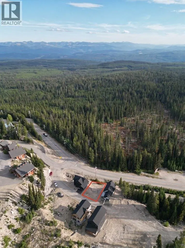 Photo 4 of 14 at 8 Monashee Way