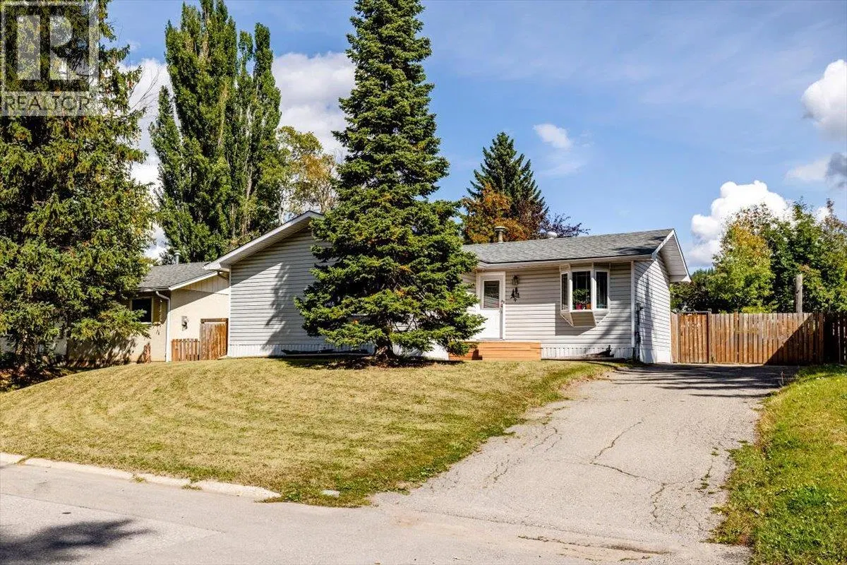 4 Ridgemont Avenue