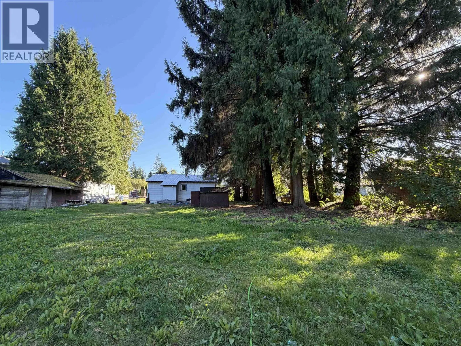 Photo 3 of 3 at 5112 MEDEEK Avenue