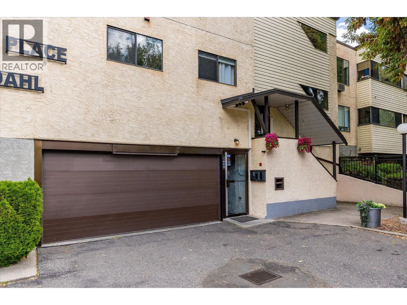 Photo 3 of 38 at #106 – 1903 Lindahl Street