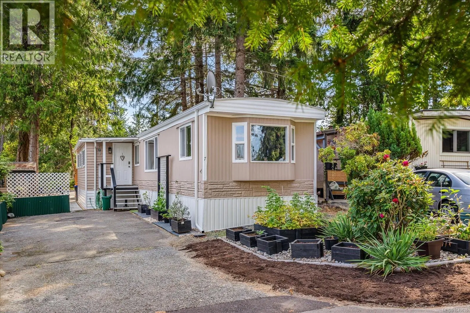 Photo 1 of 34 at #7 – 1247 Arbutus Road