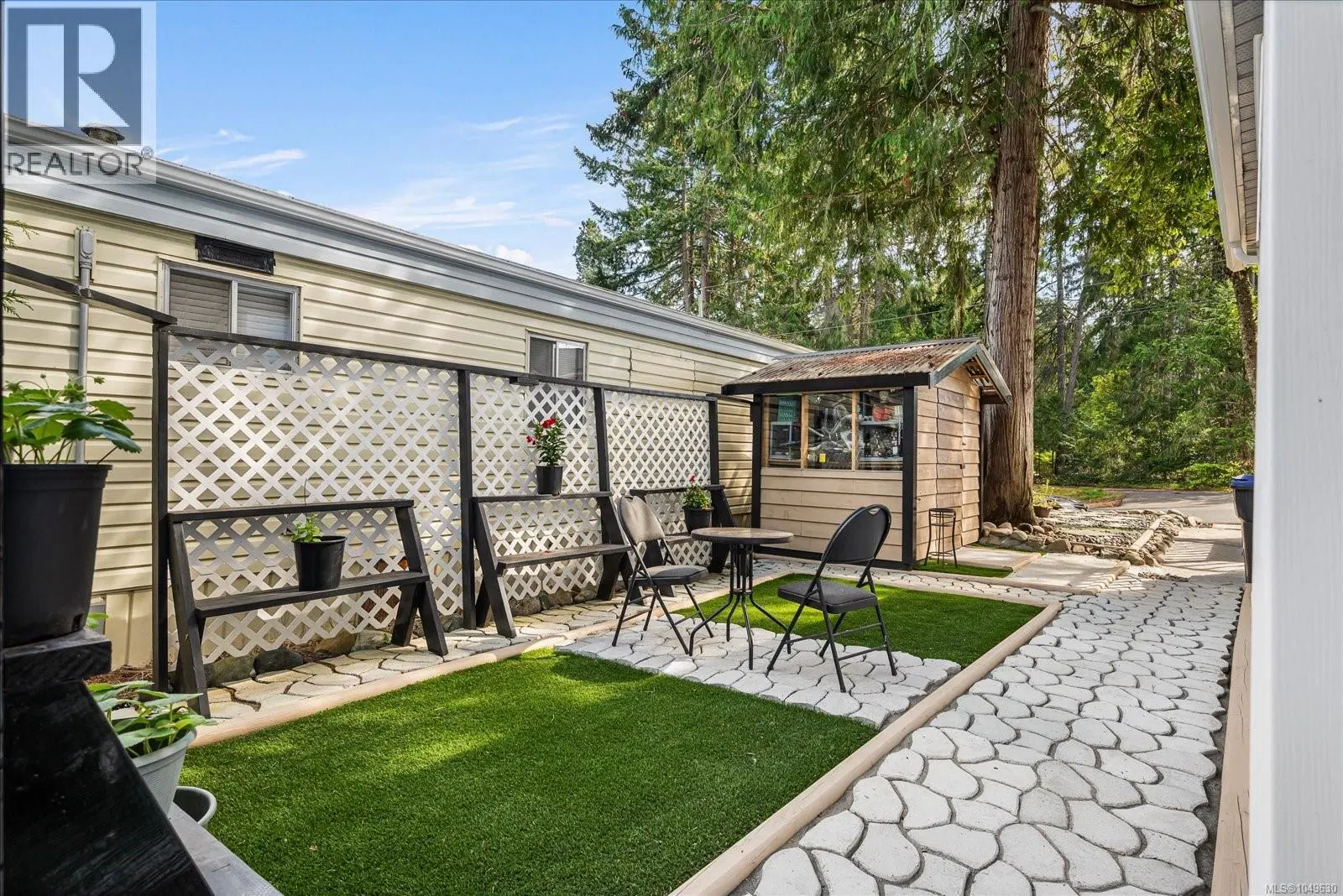 Photo 2 of 34 at #7 – 1247 Arbutus Road