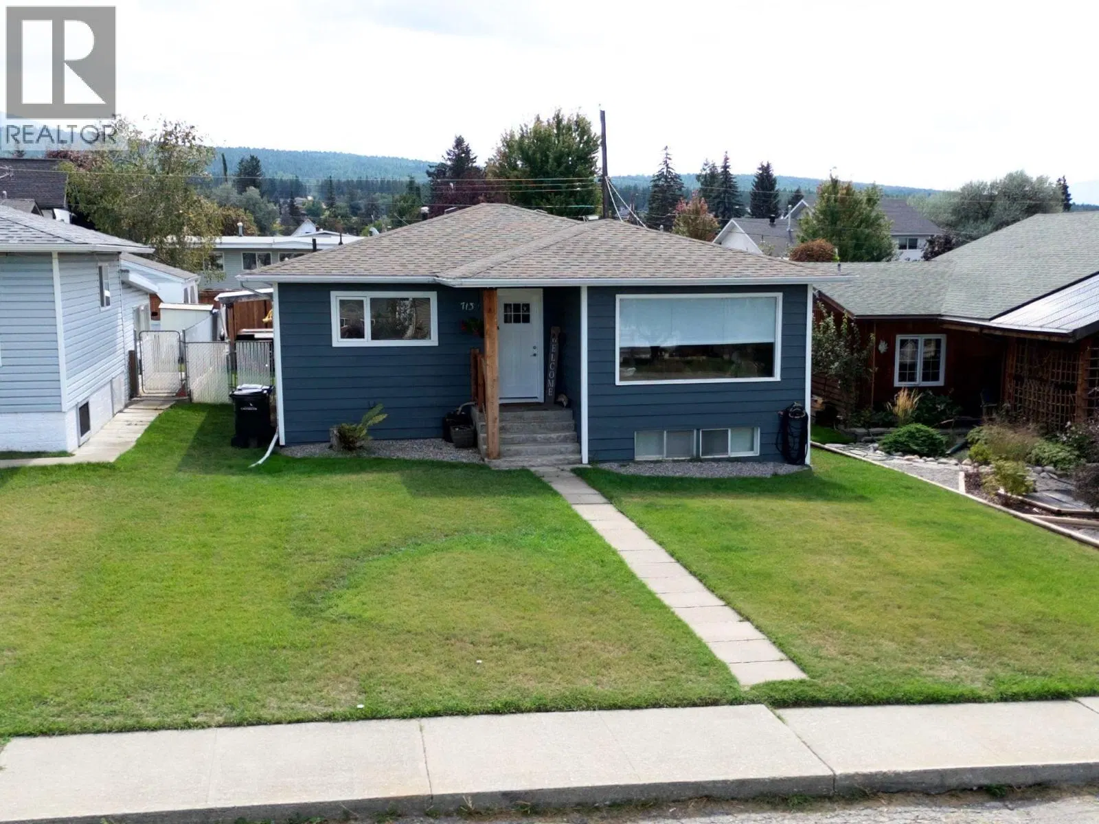 Photo 2 of 4 at 713 7TH Street