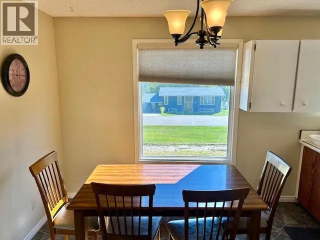 Photo 4 of 31 at 5408 54 Avenue