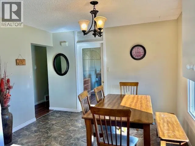 Photo 5 of 31 at 5408 54 Avenue