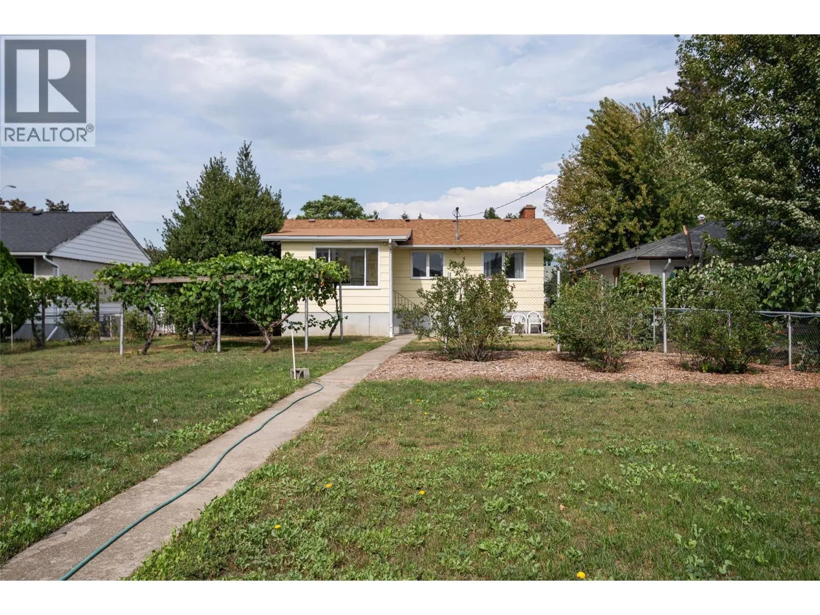 Photo 2 of 30 at 376 Conklin Avenue