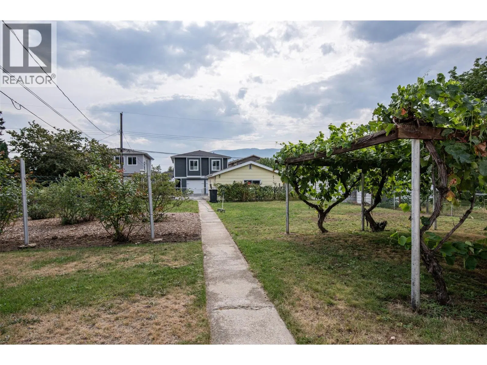 Photo 5 of 30 at 376 Conklin Avenue