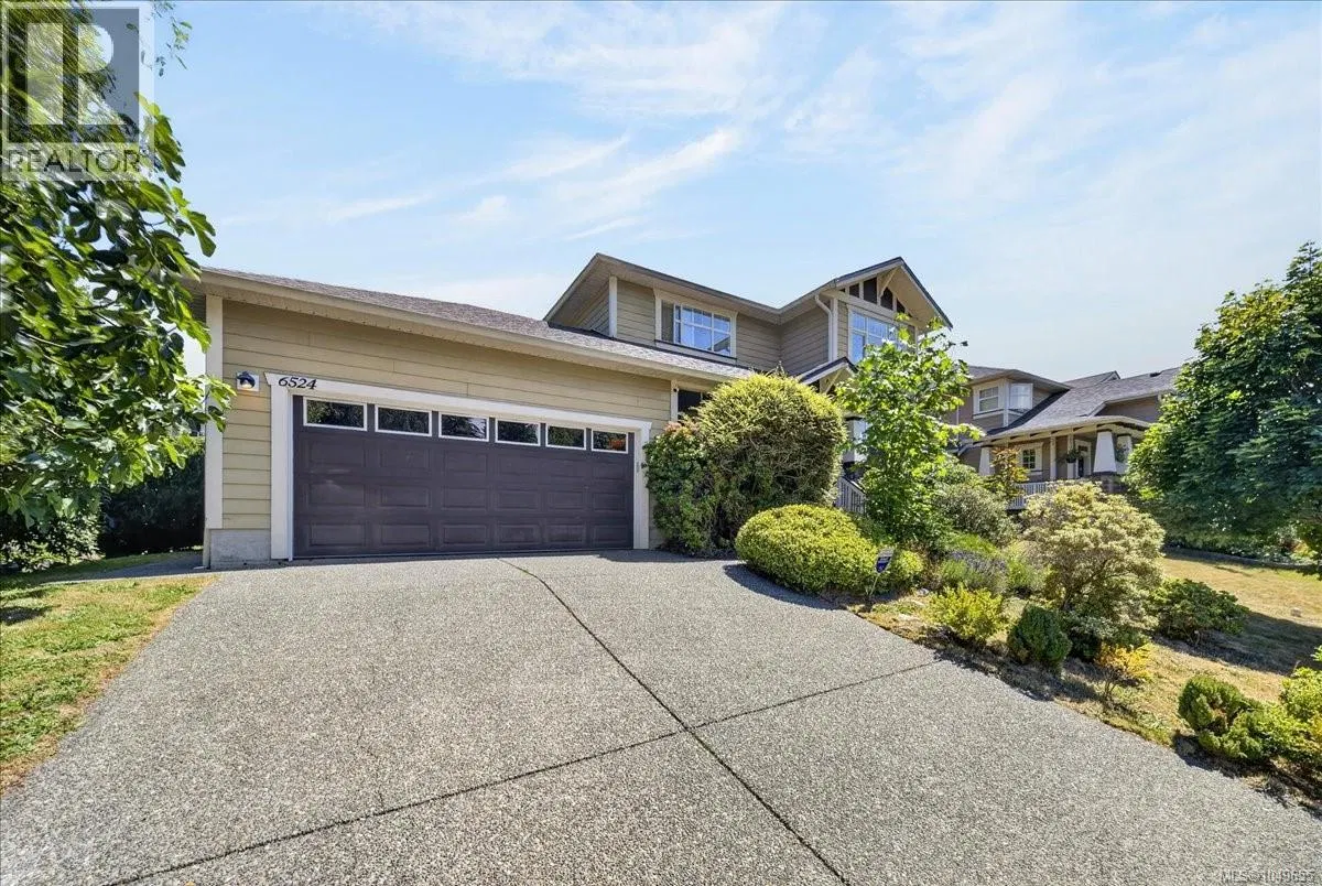 Photo 4 of 51 at 6524 Stonewood Drive