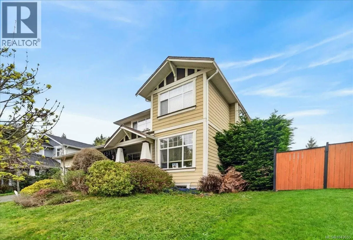 Photo 5 of 51 at 6524 Stonewood Drive