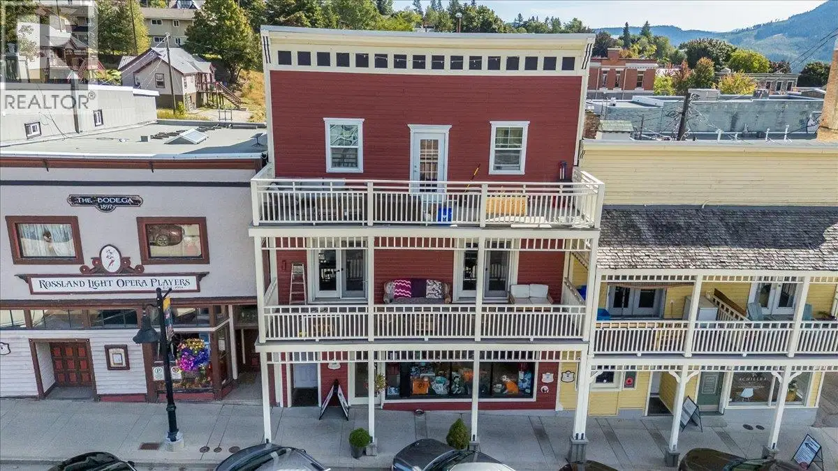 #7 – 2044 Washington Street
