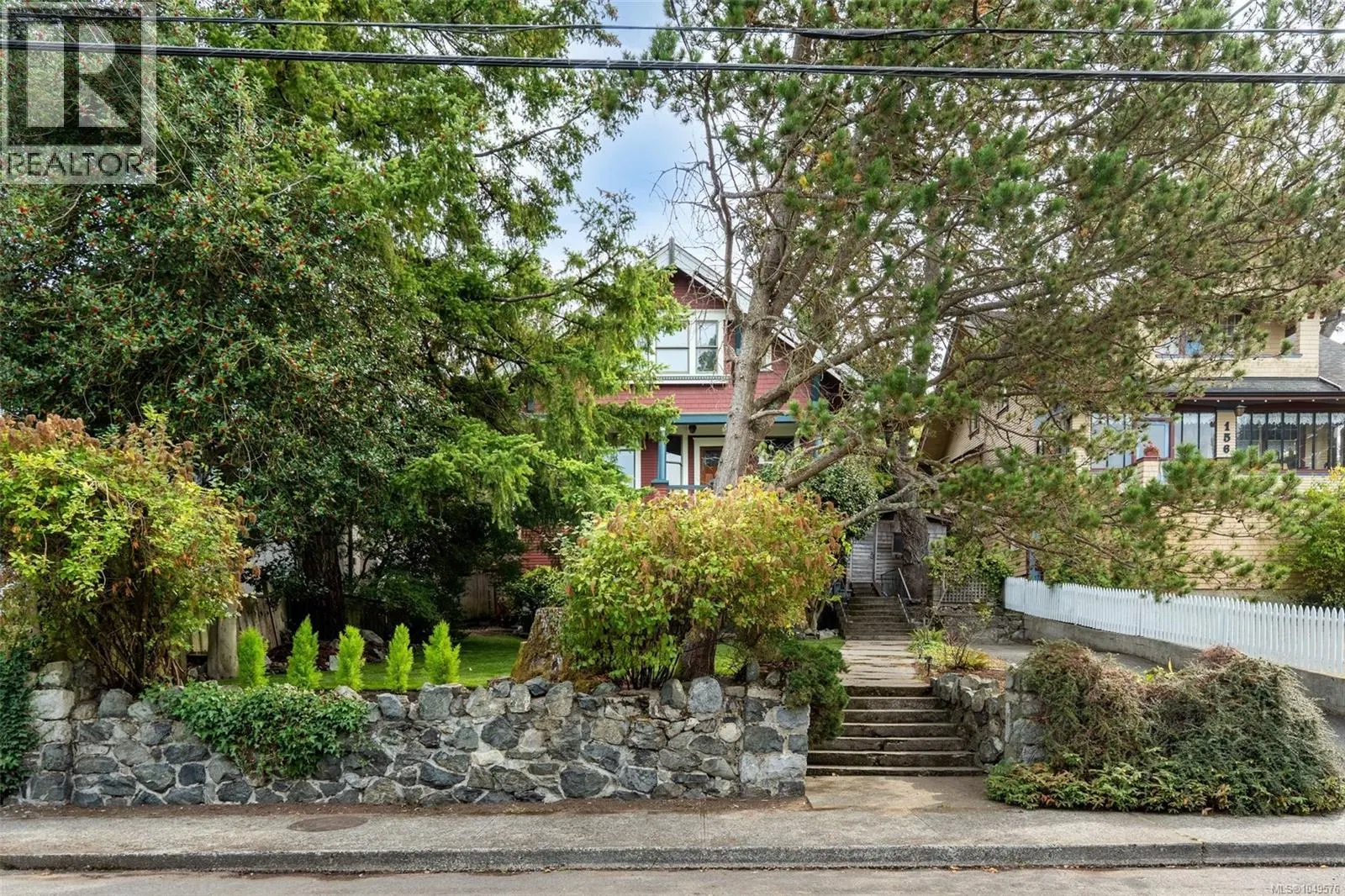 Photo 5 of 54 at 1569 PEMBROKE Street