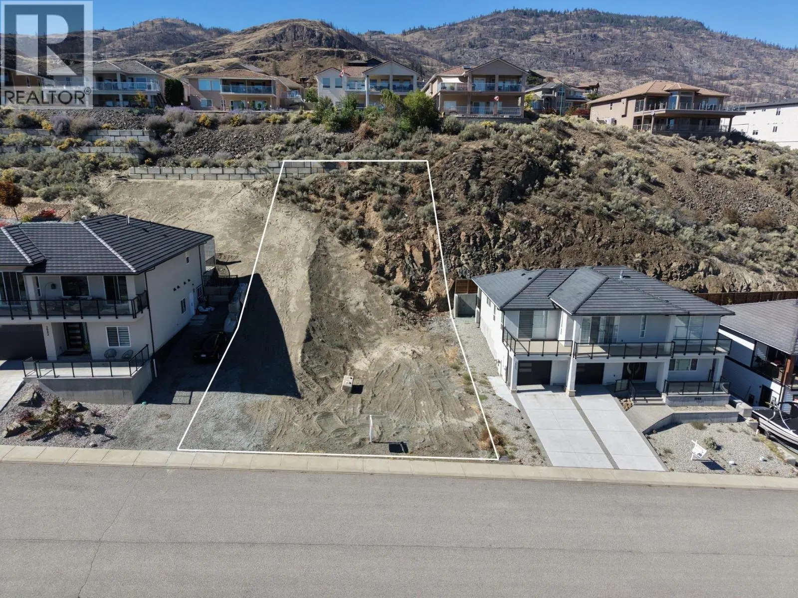 Photo 2 of 47 at 3804 Torrey Pines Drive