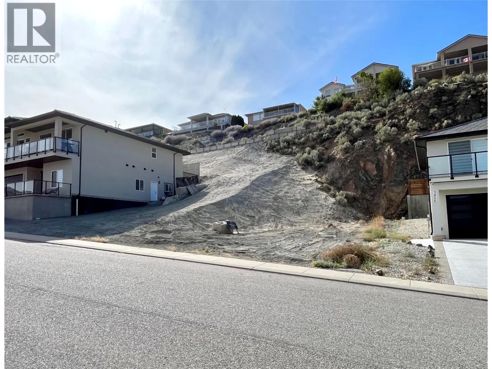 Photo 5 of 47 at 3804 Torrey Pines Drive