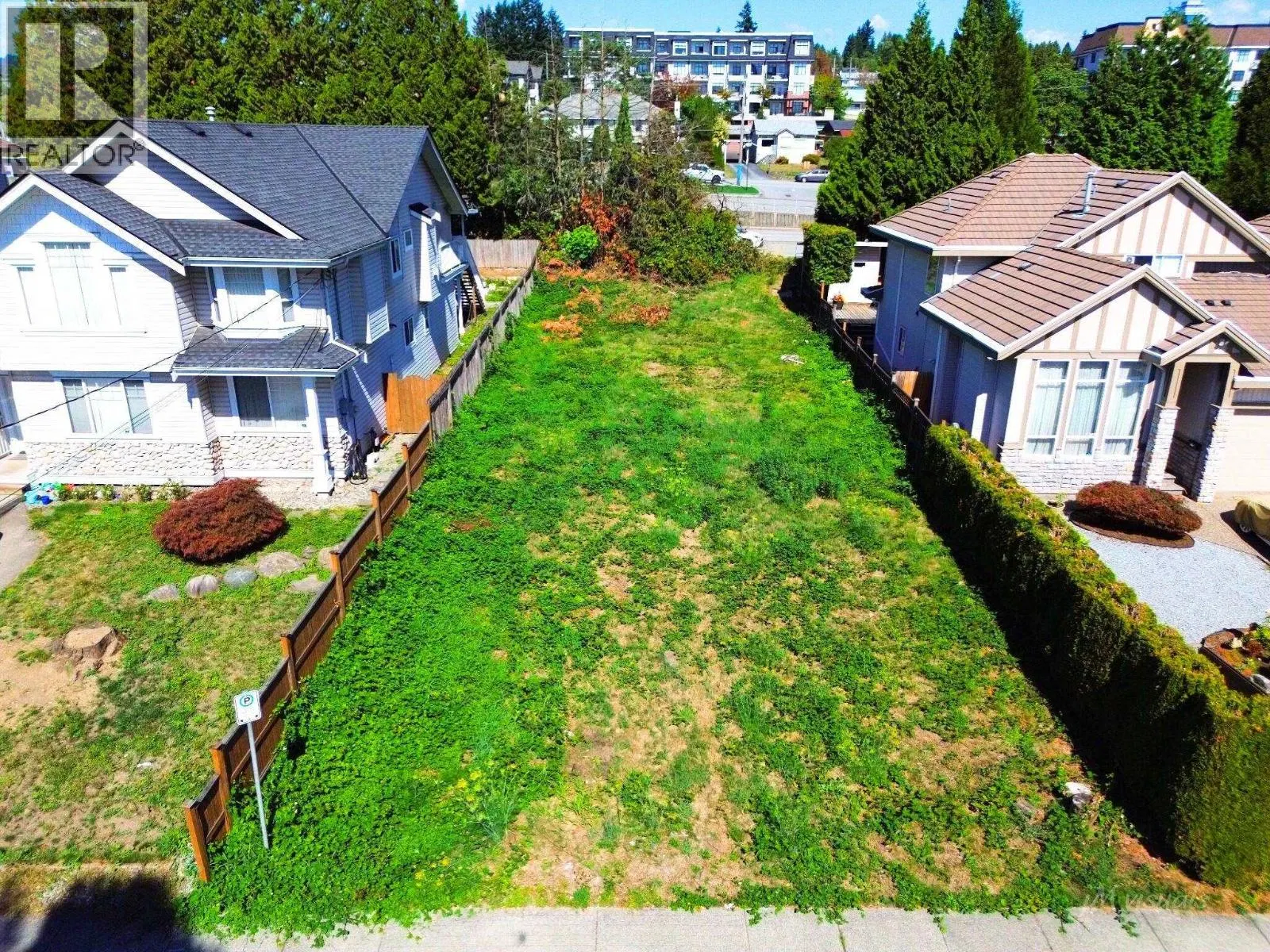 Photo 2 of 10 at 809 HENDERSON Avenue