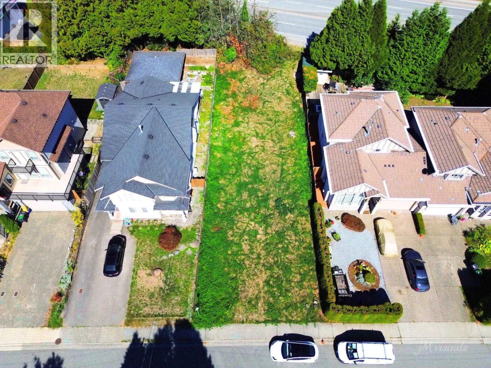 Photo 3 of 10 at 809 HENDERSON Avenue